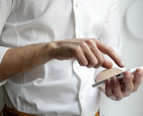 How a Well-Designed Mobile App Can Improve Communications